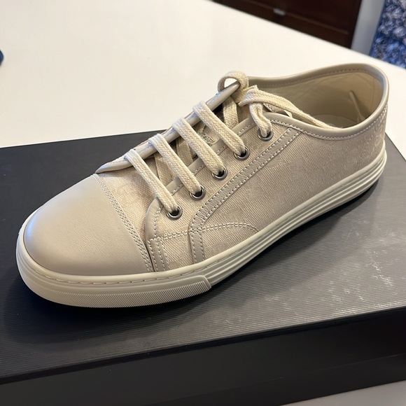 Gucci Canvas Sneakers - Picture 1 of 5